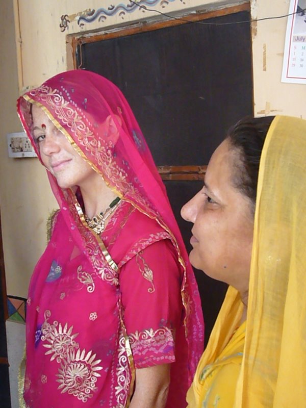 Travel - India - Rajasthan - Jodhpur - Newspaper Photoshoot - Getting Ready
